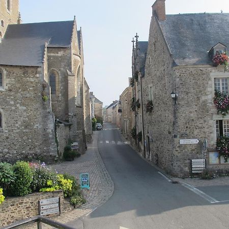 Le Relais De La Caleche Hotel Saint-Denis-d'Anjou ภายนอก รูปภาพ