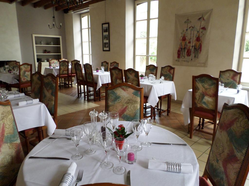 Le Relais De La Caleche Hotel Saint-Denis-d'Anjou ภายนอก รูปภาพ