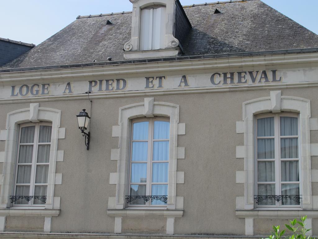 Le Relais De La Caleche Hotel Saint-Denis-d'Anjou ภายนอก รูปภาพ