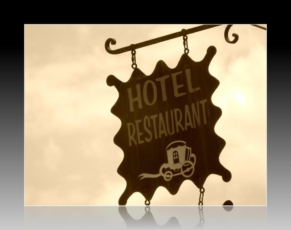 Le Relais De La Caleche Hotel Saint-Denis-d'Anjou ภายนอก รูปภาพ