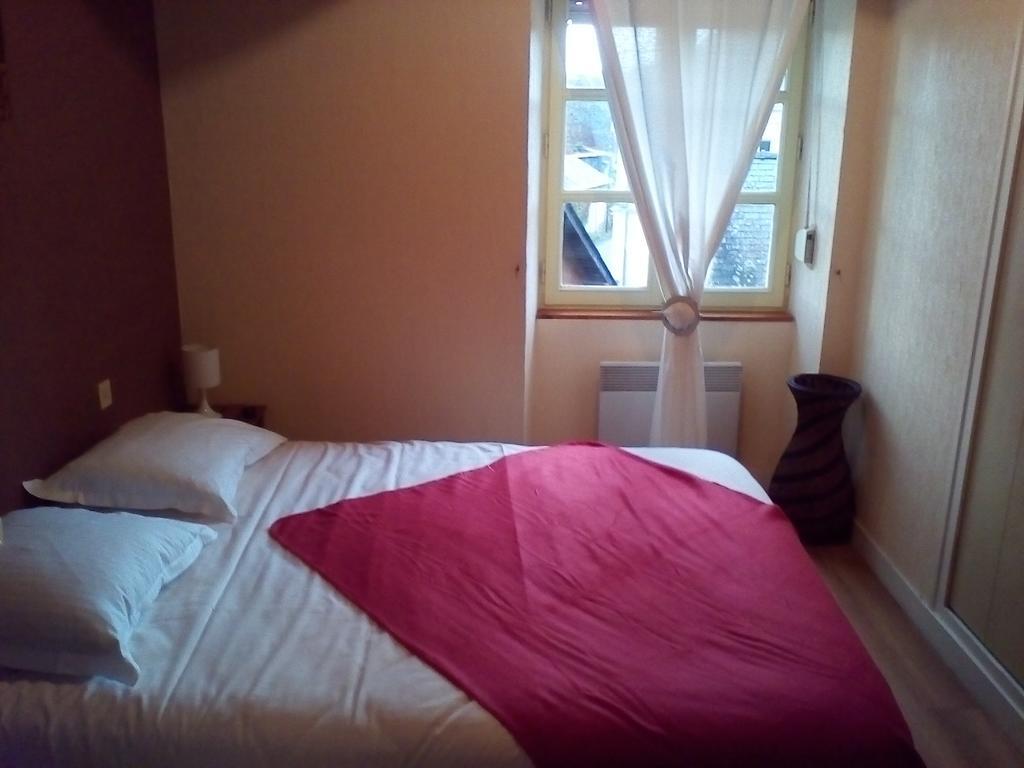 Le Relais De La Caleche Hotel Saint-Denis-d'Anjou ภายนอก รูปภาพ