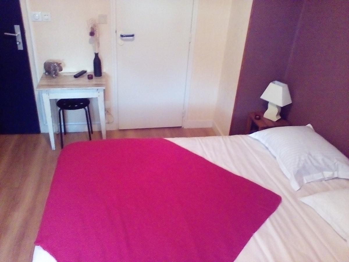 Le Relais De La Caleche Hotel Saint-Denis-d'Anjou ภายนอก รูปภาพ