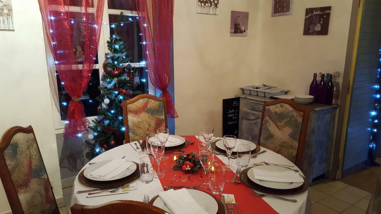 Le Relais De La Caleche Hotel Saint-Denis-d'Anjou ภายนอก รูปภาพ